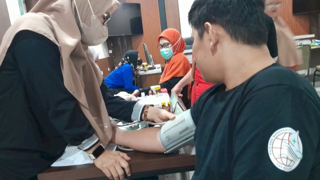 Meriahkan HUT RI ke-78, RS Andi Makkasau Parepare Kolaborasi PMI Gelar Donor Darah dan Pemeriksa Kesehatan Gratis