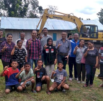 Dua Anggota DPRD Matim Wujudkan Aspirasi SMPN 18 Borong