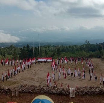 Peringatan HUT RI 2023, 78 Bendera Merah Putih Diarak ke Puncak Agrowisata Bontolojong Jeneponto