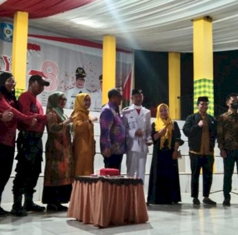 Wabup Soppeng Tutup Malam Kesenian Tingkat Kecamatan Donri-Donri, Putra Bupati Baca Doa