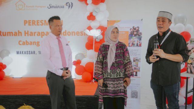 Ketua PMI Kota Makassar Syamsu Rizal (Deng Ical), memberikan sambutan saat menghadiri peresmian RHI Cabang Makassar, Jumat (18/08/2023). (Istimewa)