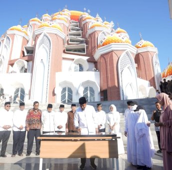 Sempat Mangkrak Tiga Tahun, Gubernur Andi Sudirman Resmikan Masjid Kubah 99 Asmaul Husna