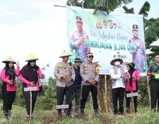 Polres Soppeng Tanam 1400 Pohon di Labempa Lompulle
