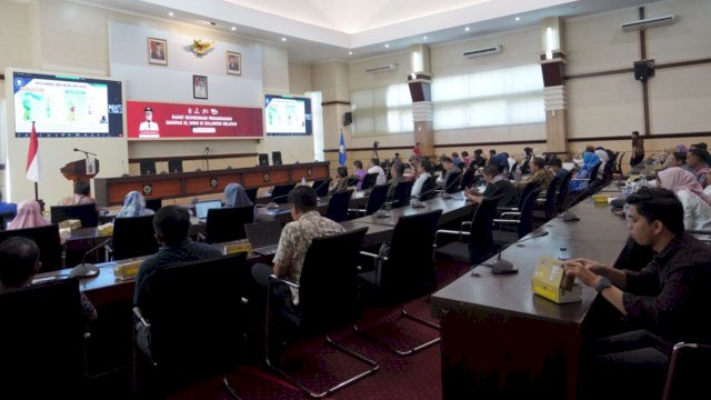 Rapat Koordinasi Penanganan Dampak El Nino, yang dipimpin langsung Gubernur Sulsel Andi Sudirman Sulaiman, Jumat (25/08/2023). (Istimewa)