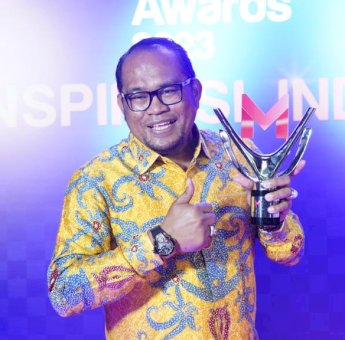 Wabup Kutim Bulang Terima Penghargaan Merdeka Award 2023 Untuk Program Desa Wisata