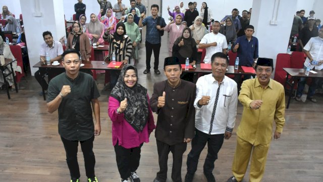 Anggota DPRD Makassar, Abdul Wahab Tahir saat menyosialisasikan Perda Perlindungan Anak di Hotel Royal Bay, Jl Sultan Hasanuddin, Senin (22/5/2023). (Foto: Istimewa)