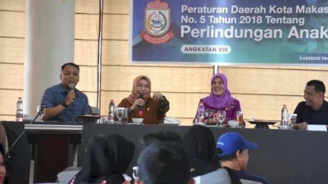 Anggota DPRD Makassar, Rezki saat menyosialisasikan Perda Nomor 5 Tahun 2018 tentang Perlindungan Anak di Hotel Karebosi Premier, Jalan Jenderal M Jusuf, Kamis (15/6/2023). (Foto: Istimewa)