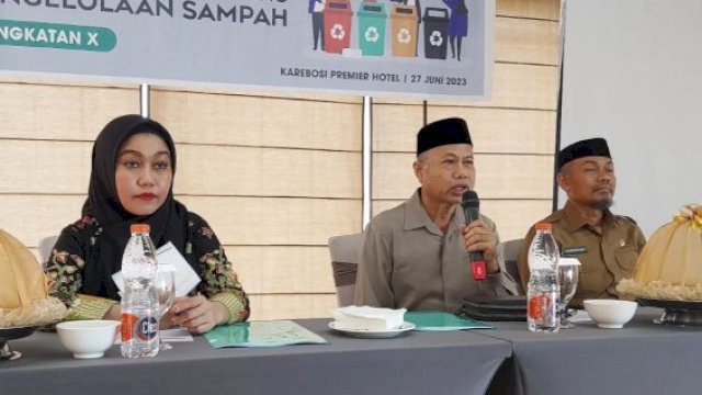 Anggota DPRD Makassar, Abdul Wahid saat menyosialisasikan Perda Nomor 4 Tahun 2011 tentang Pengelolaan Sampah yang digelar di Hotel Karebosi Premier, Makassar, Selasa (27/6/2023). (Foto: Istimewa)