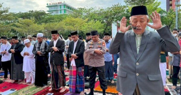 Ketua DPRD Makassar Rudianto Lallo Laksanakan Salat Idul Adha di Anjungan Pantai Losari