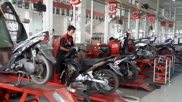 Layanan maksimal disediakan Yamaha di setiap lokasi servis guna menjaga kendaraan konsumen tetap awet dan tahan lama. (Foto: Istimewa)