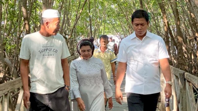 Muallim Tampa bersama tokoh masyarakat Sinjai.