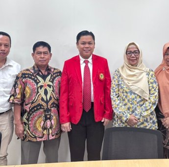 Raih Nilai Cumlaude, Yasir Machmud Selesaikan Program Magister Ilmu Pemerintahan