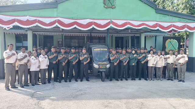 Ket : Kodim 1405 Parepare menerima satu unit motor Ambulans dari Kodam XIV Hasanuddin (Foto : Mulyadi Ma'ruf / Republiknews.co.id)