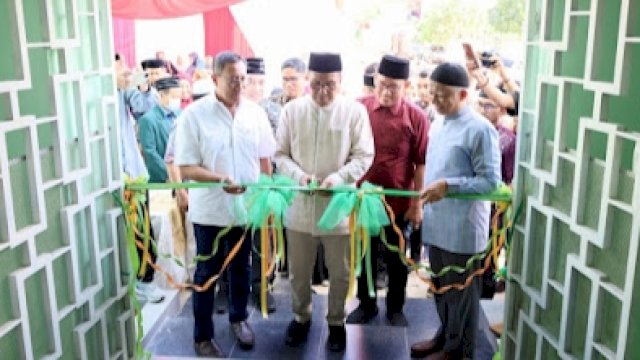 Wali Kota Makassar, Moh Ramdhan Pomanto meresmikan gedung Sekolah Tahfizhul Qur'an Darul Ulum Cendikia Yayasan Infak Media Nusantara (YIMN) Fakultas Kedokteran Universitas Hasanuddin di Tamangapa Raya, Minggu (2/7/2023). (Foto: Istimewa)