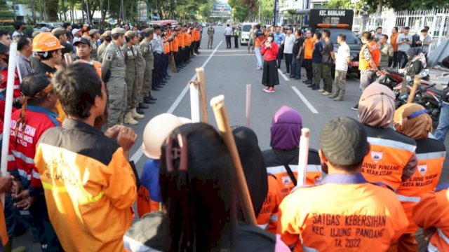 Wakil Wali Kota Makassar, Fatmawati Rusdi memimpin giat bersih jelang APEKSI XVI, Kamis (6/7/2023). (Foto: Istimewa)