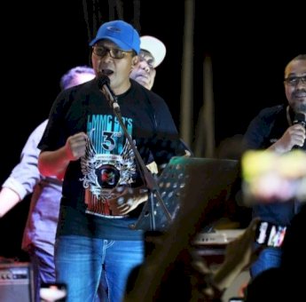 Hibur Pengunjung Anjungan Pantai Losari, Danny Pomanto Ajak Masyarakat Ramaikan F8