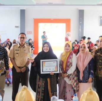 Ketua PKK Parepare Erna Rasyid Taufan Ajak Guru Rawat Bahasa Daerah