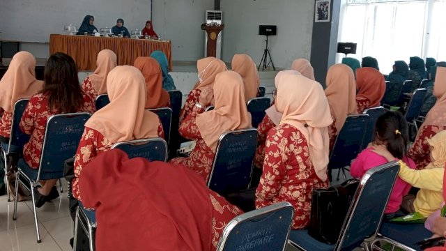 Ketua PKK Parepare Erna Rasyid Taufan Ingatkan Pentingnya Kebersamaan