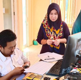 Pemkot Parepare Bagikan Kartu BPJS Kesehatan ke 294 Pedagang Pasar