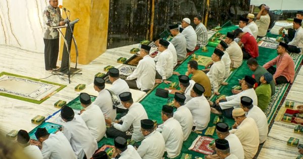 Taufan Pawe Gelar Zikir di Masjid Terapung Bj Habibie Sambut Tahun Baru Islam 1445 Hijriah