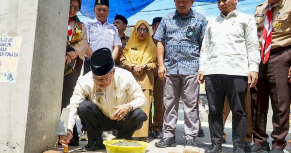 Taufan Pawe Letakkan Batu Pertama di Masjid An-Nashr UPTD SMPN 2 Parepare