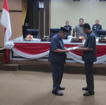 Wawali Parepare Pangerang Rahim Serahkan Ranperda Pertanggungjawaban Pelaksanaan Anggaran Tahun 2022