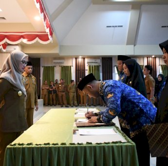 Serahkan 374 SK PPPK, Bupati Luwu Utara Minta Kinerja Terbaik