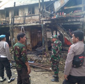 Dua Unit Rumah Kebakaran di Rakrak Bontomatene, Kerugian Ditaksir Ratusan Juta Rupiah&nbsp;