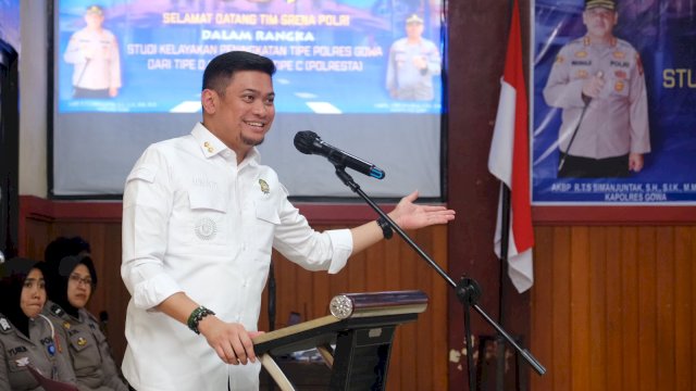 Bupati Gowa Adnan Purichta Ichsan saat hadir menyambut Tim Srena Mabes Polri, di Aula Endra Dharmalaksana Polres Gowa, kemarin. Kunjungan tersebut dalam rangka Studi Kelayakan Peningkatan Tipe Polres Gowa dari Tipe D (Polres) ke Tipe C (Polresta). (Dok. Humas Gowa)