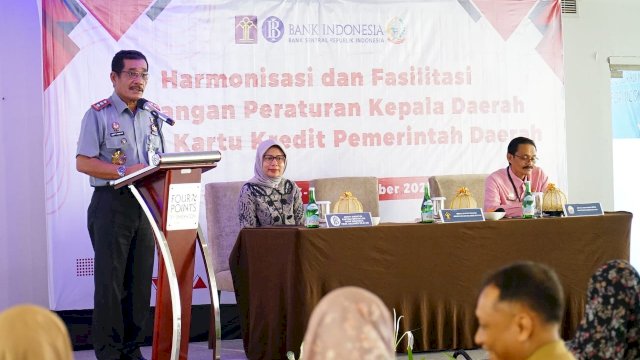 Kakanwil Kemenkumham Sulsel Liberti Sitinjak saat membuka kegiatan Harmonsiasi dan Fasilitasi Rancangan Peraturan Kepala Daerah (Ranperkada) terkait Kartu Kredit Pemerintah Daerah, di Hotel Four Points Makassar, Selasa, (26/09/2023). (Dok. Humas Kanwil Kemenkumham Sulsel)