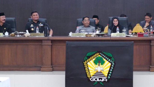 Suasana Rapat Paripurna Pemandangan Umum Fraksi-Fraksi DPRD Kabupaten Gowa terhadap Nota Keuangan dan Ranperda APBD Perubahan Tahun 2023, di Ruang Rapat DPRD Kabupaten Gowa, kemarin. (Dok. Humas Gowa)
