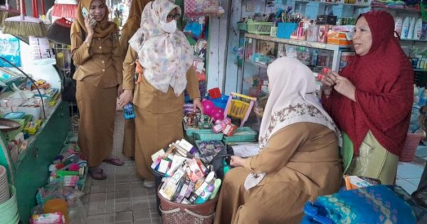 Dinas Perdagangan Parepare Rutin Lakukan Penyisiran Pasar, Pastikan Barang Layak Edar di Pasaran