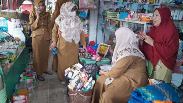 Dinas Perdagangan Parepare Rutin Lakukan Penyisiran Pasar, Pastikan Barang Layak Edar di Pasaran