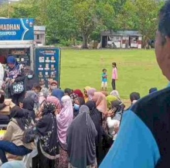 Diserbu Warga Bacukiki, Disdag Parepare Gelar Pasar Murah di Kawasan Ikon Patung Kuda