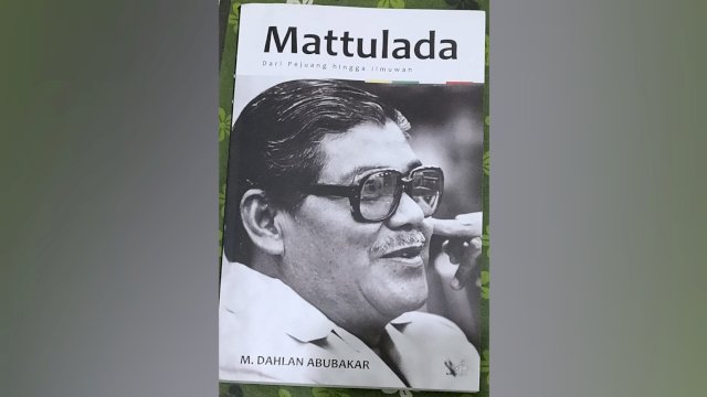 Mattulada "Buku Karya M. Dahlan Abubakar".