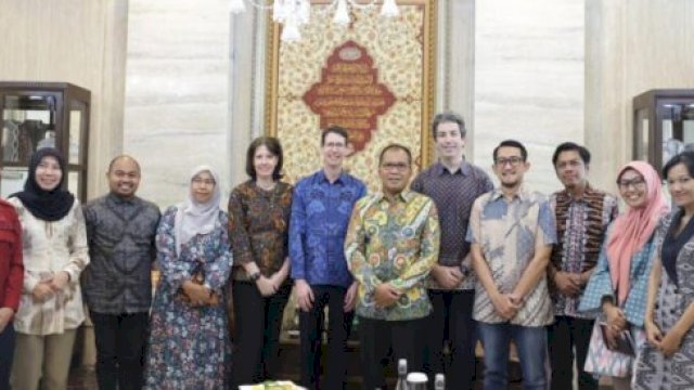 Wali Kota Makassar, Moh Ramdhan Pomanto didampingi Kepala Bapenda Makassar, Firman Pagarra menerima kunjungan Konjen Australia di Jalan Amirullah, Rabu (19/7/2023). (Foto: Istimewa)