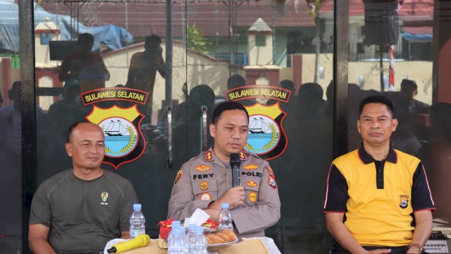 Kapolres Sinjai, AKBP Ferry Nur Abdullah Saat Menyampaikan Program Sapa Masyarakat.