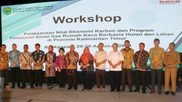 Workshop Pelaksanaan Nilai Ekonomi Karbon (NEK) dan Program Penurunan Emisi Gas Rumah Kaca (GRK) Berbasis Hutan dan Lahan di Provinsi Kalimantan Timur, di Ballroom Hotel Novotel Kota Balikpapan, Senin (29/08/2023). (Istimewa)