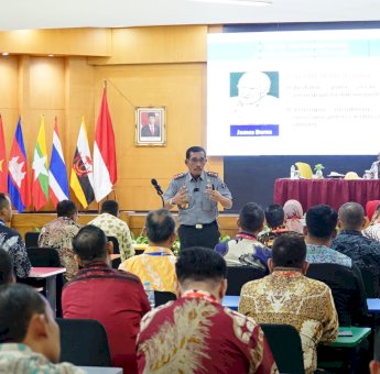 Liberti Sitinjak Bahas Strategi Kepemimpinan Organisasi di PKA Puslatbang KMP LAN