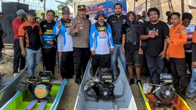 Gelar Lomba Balap Perahu, DPD II KNPI Pinrang Ajak Masyarakat Pertahankan Kearifan Lokal dan Perkenalkan Potensi Wisata