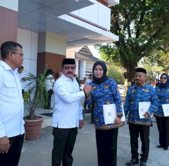Wabup Gowa Serahkan SK ke Ratusan Pegawai Dengan Perjanjian Kerja
