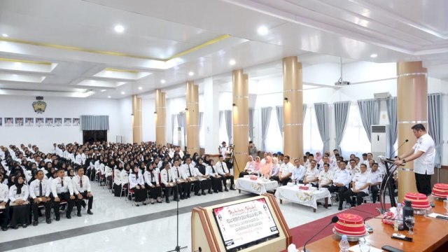 Bupati Gowa Adnan Purichta Ichsan saat menghadiri Orientasi PPPK Formasi Tahun 2021 lingkup Pemkab Gowa, di Baruga Karaeng Galesong, Kantor Bupati Gowa, kemarin. (Dok. Humas Gowa)