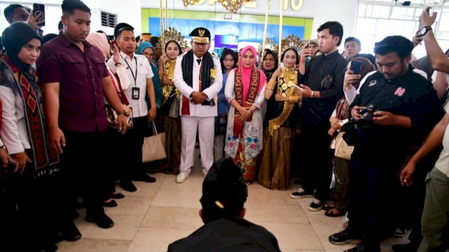 Penyambutan Pj Gubernur Sulsel, Bahtiar, di Bandara Sultan Hasanuddin Makassar, Rabu (07/09/2023). (Istimewa)