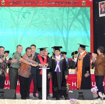 Hadiri Dies Natalis Unhas, Pj Gubernur Sulsel Harap Kampus Berkontribusi untuk Ketahanan Pangan