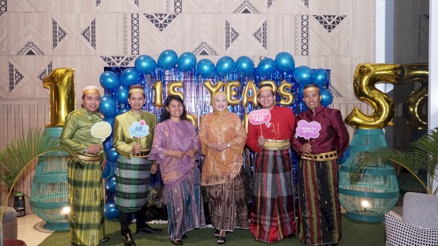 Manajemen Mercure Makassar Nexa Pettarani menggelar perayaan khusus pada Anniversary Ke-15 ALL Member Accor Hotel, sebagai ungkapan terimakasih. (Dok. Mercure Makassar)