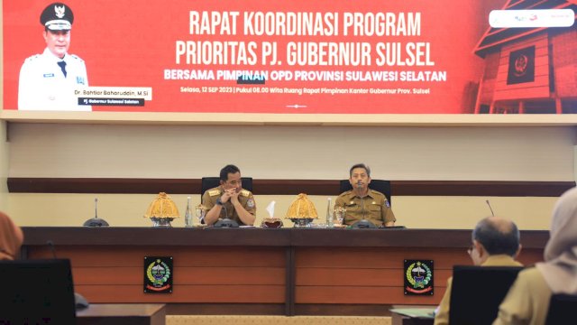 Pj Gubernur Sulsel Bahtiar Baharuddin, menggelar Rakoor dengan menghadirkan seluruh mengumpulkan seluruh Kepala OPD lingkup Pemprov Sulsel, Selasa (12/09/2023). (Istimewa)
