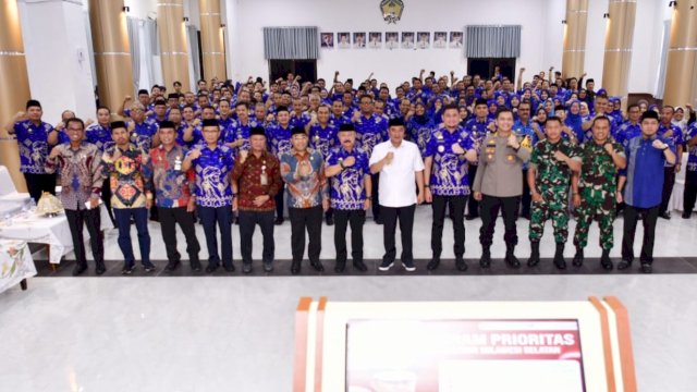 Pj Gubernur Sulsel Bahtiar Baharuddin, saat bersilaturahmi dengan jajaran pejabat lingkup Pemkab Gowa, Jumat (15/09/2023). (Istimewa)