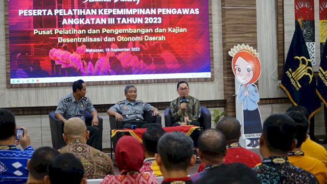 Pejabat Kanwil Kemenkumham Sulsel saat menerima puluhan peserta PKP Angkatan Ke-III, di Aula Bhinneka Tunggal Ika Kanwil Kemenkumham Sulsel, kemarin. (Dok. Humas Kanwil Kemenkumham Sulsel)