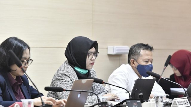 Sidang Majelis Pembacaan Putusan atas Perkara Nomor 12/KPPU-M/2023 tentang Dugaan Keterlambatan Pemberitahuan atau Notifikasi Pengambilalihan Saham Dorel Finance US, Inc. yang dilakukan oleh Pon Holdings B.V., di Kantor KPPU Jakarta, kemarin. (Dok. Humas KPPU)