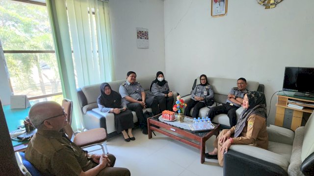 Tim Kanwil Kemenkumham Sulsel saat melakukan koordinasi di sejumlah instansi lingkup Pemerintah Kabupaten Sidrap dalam rangka mendorong pemanfaatan pencatatan Kekayaan Intelektual Komunal (KIK) yang dimiliki pemerintah daerah. (Dok. Humas Kanwil Kemenkumham Sulsel)